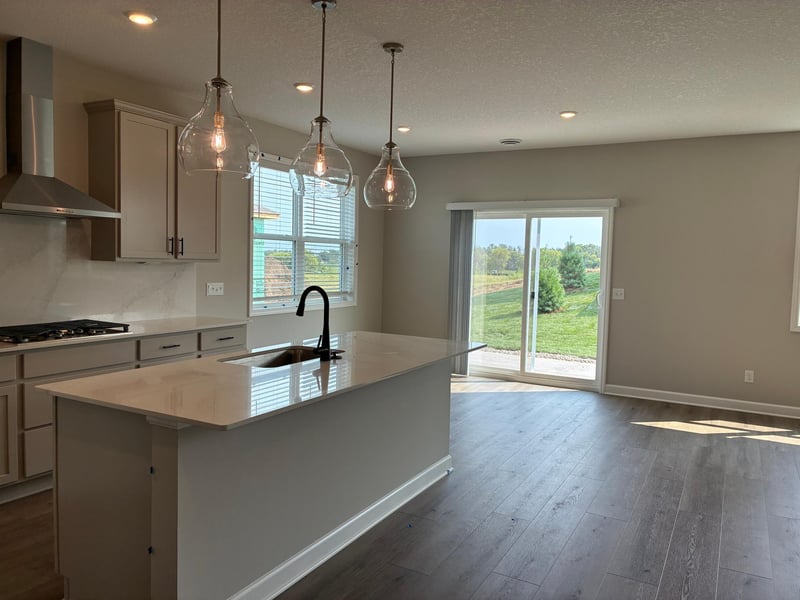 5202 Long Pointe Bay, Woodbury, MN 55129