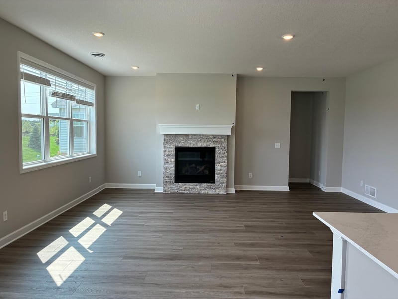 5202 Long Pointe Bay, Woodbury, MN 55129