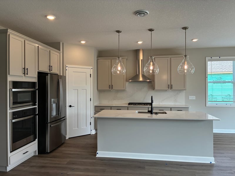 5202 Long Pointe Bay, Woodbury, MN 55129