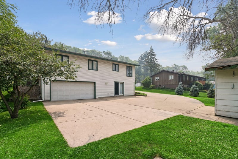 1415 11th Ave, Newport, MN 55055