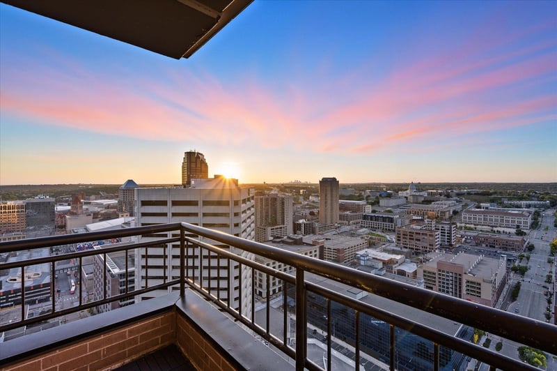 168 6th St E #3501/3506, Saint Paul, MN 55101