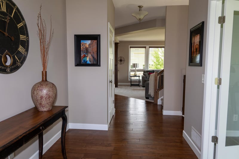 1364 Ridge Ln, Shakopee, MN 55379