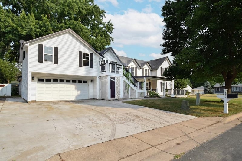 1839 Shaw Ave, Anoka, MN 55303