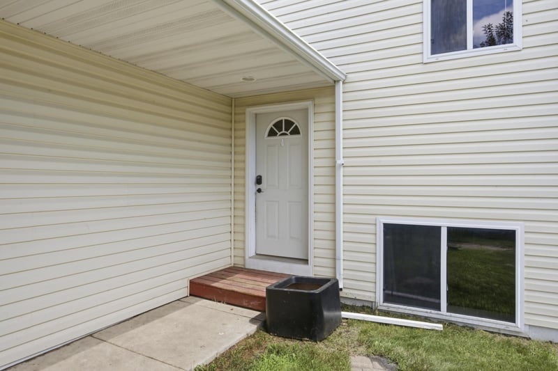 301 Lakeview Dr, Lake Park, MN 56554