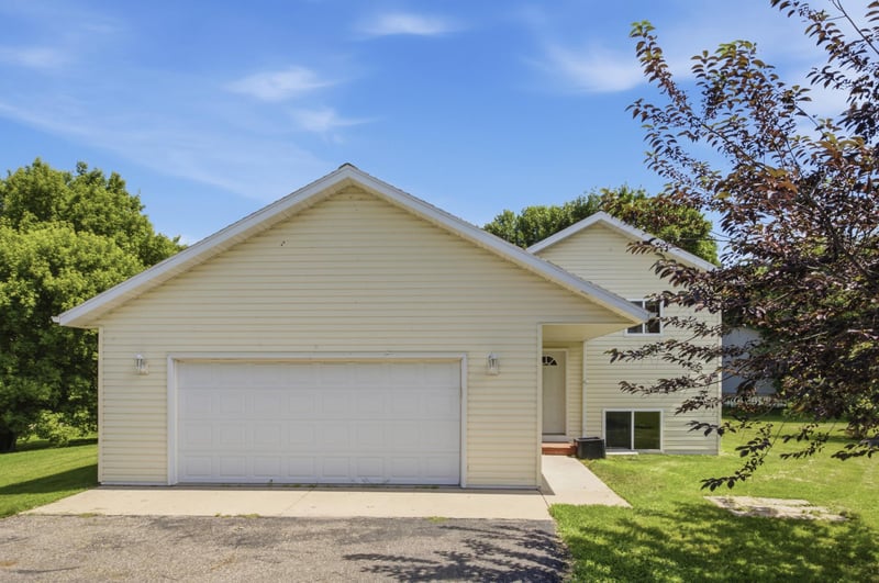 301 Lakeview Dr, Lake Park, MN 56554