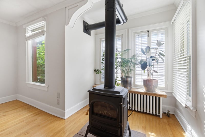 364 W Sanborn St, Winona, MN 55987