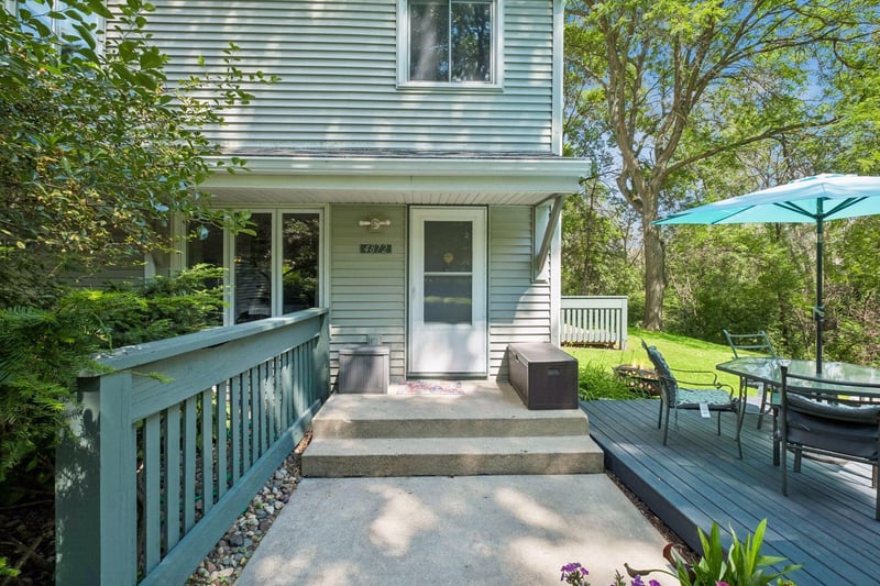 4872 Grenwich Trl N, Oakdale, MN 55128