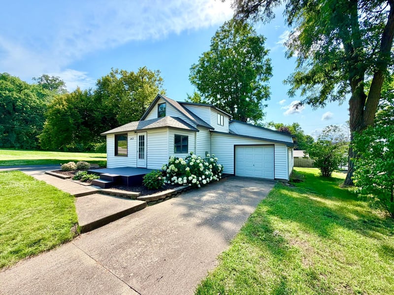 142 Red Wing Ave S, Red Wing, MN 55066