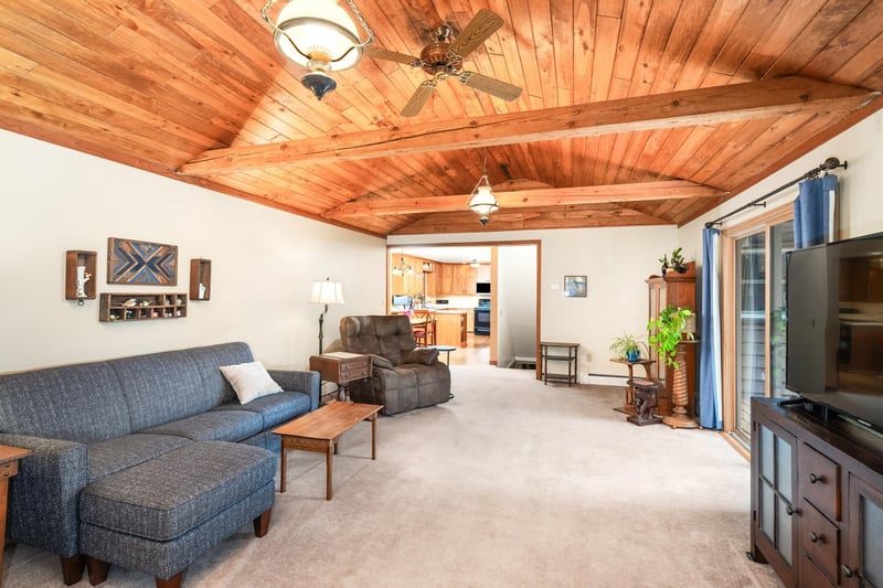5506 W Arrowhead Rd, Hermantown, MN 55811