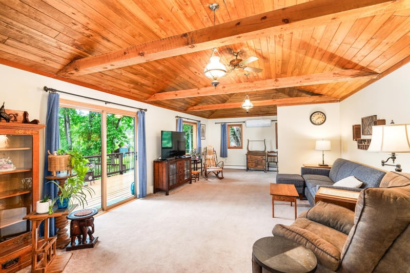 5506 W Arrowhead Rd, Hermantown, MN 55811