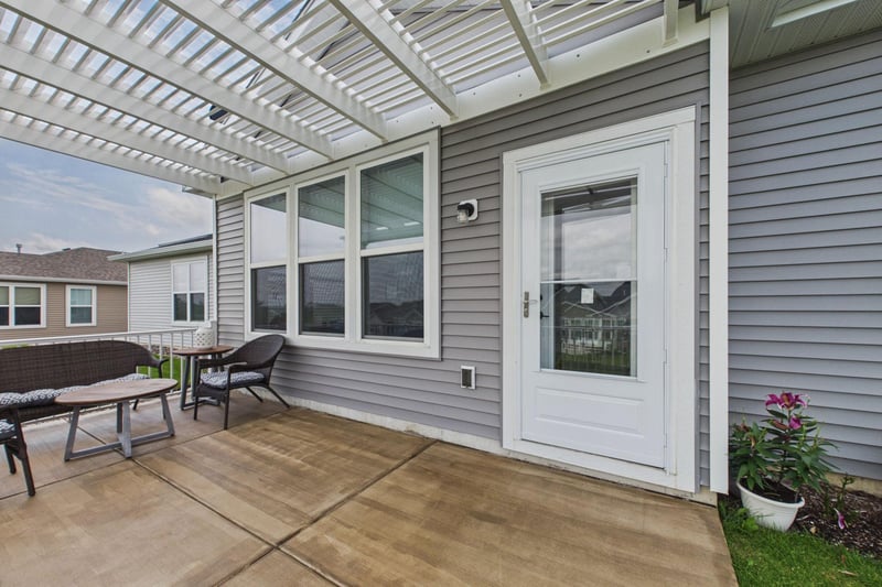 196 Liberty Heights Dr, Chaska, MN 55318