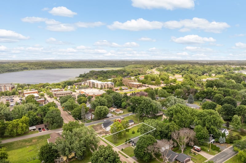 8115 Victoria Dr, Victoria, MN 55386