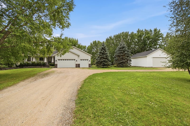 7135 167th St E, Prior Lake, MN 55372