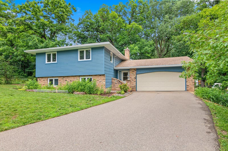 5915 Hidden Oaks Cir SE, Prior Lake, MN 55372