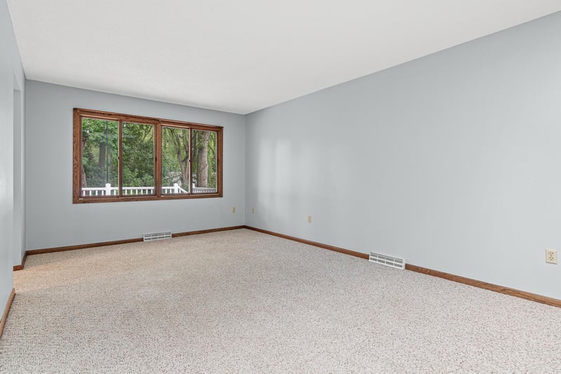 5915 Hidden Oaks Cir SE, Prior Lake, MN 55372