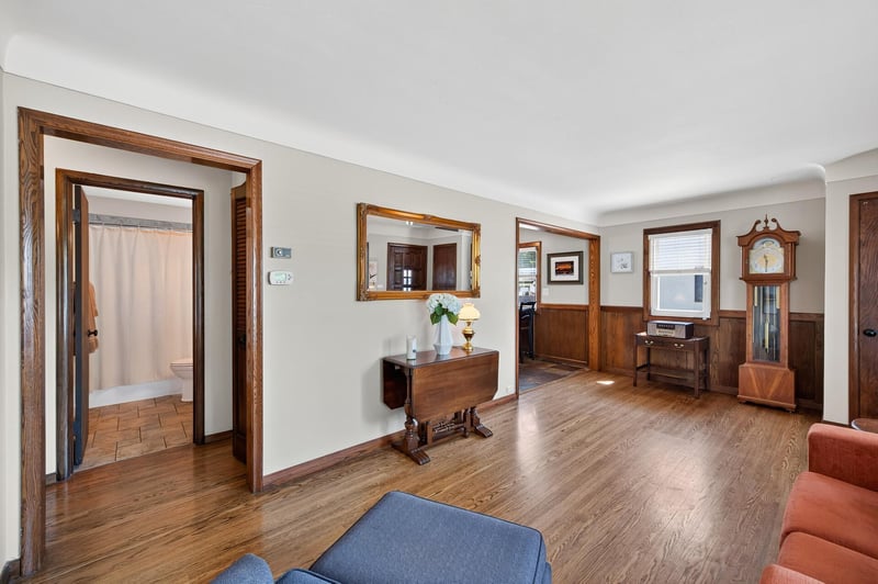 132 Spruce St W, South Saint Paul, MN 55075