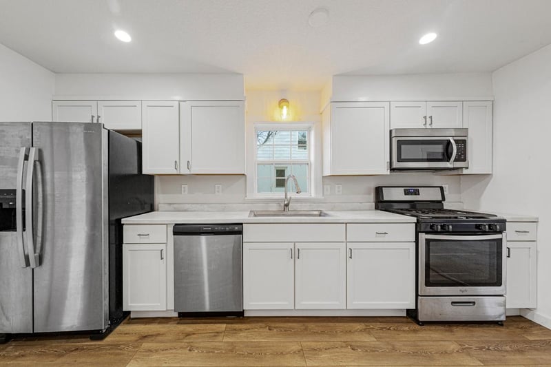 15 14th St NE, Faribault, MN 55021