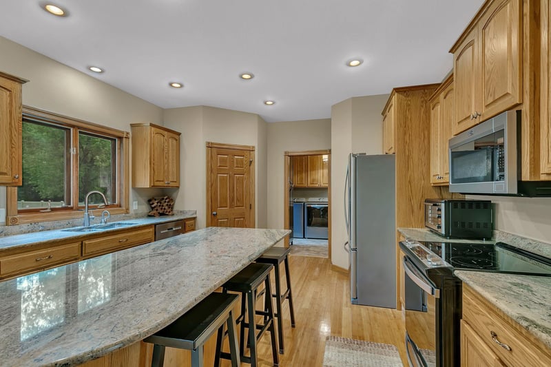 2165 Mill Pond Dr, Saint Cloud, MN 56303