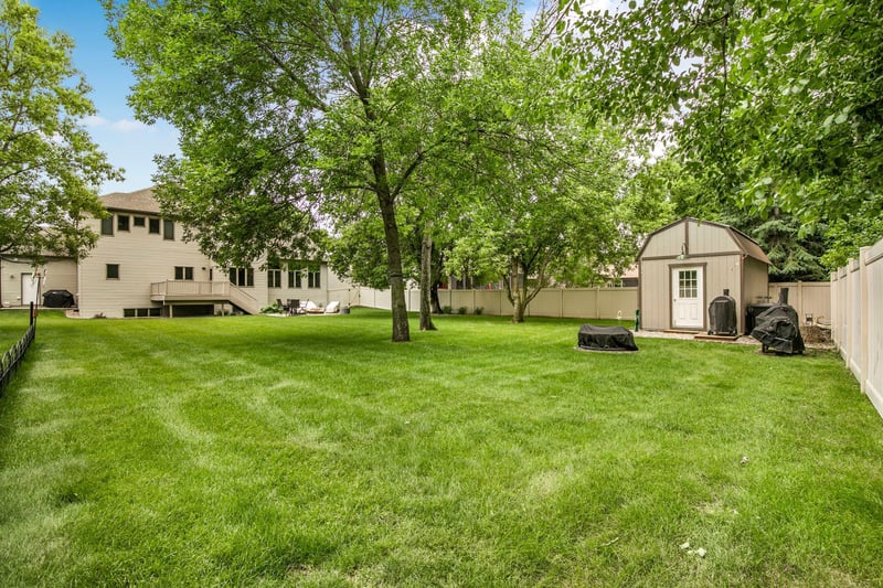 2165 Mill Pond Dr, Saint Cloud, MN 56303