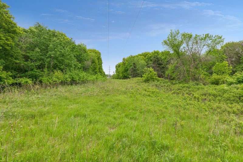 10 Sunny Side Ln, Sunfish Lake, MN 55118