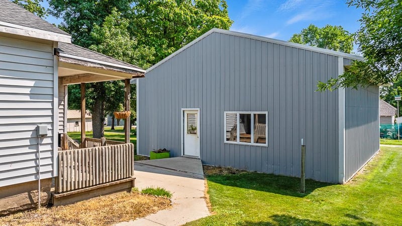 418 N Hubert St, Ivanhoe, MN 56142