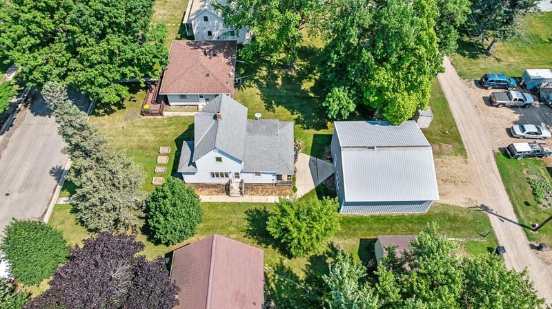 418 N Hubert St, Ivanhoe, MN 56142