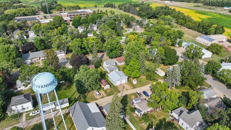 418 N Hubert St, Ivanhoe, MN 56142
