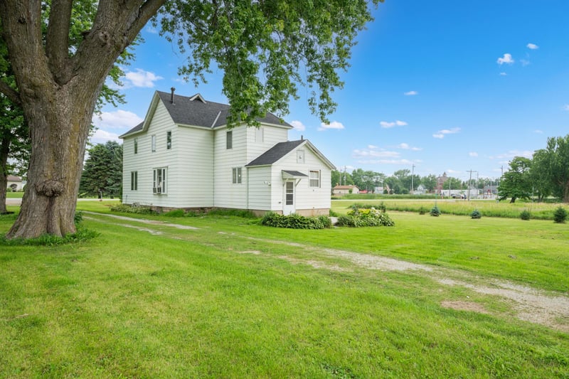 55570 State Highway 56, West Concord, MN 55985