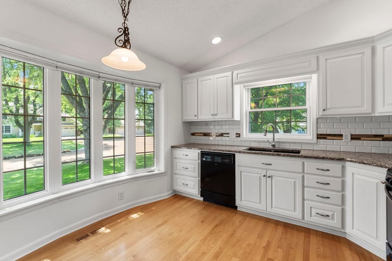 6522 Gray Fox Curve, Chanhassen, MN 55317