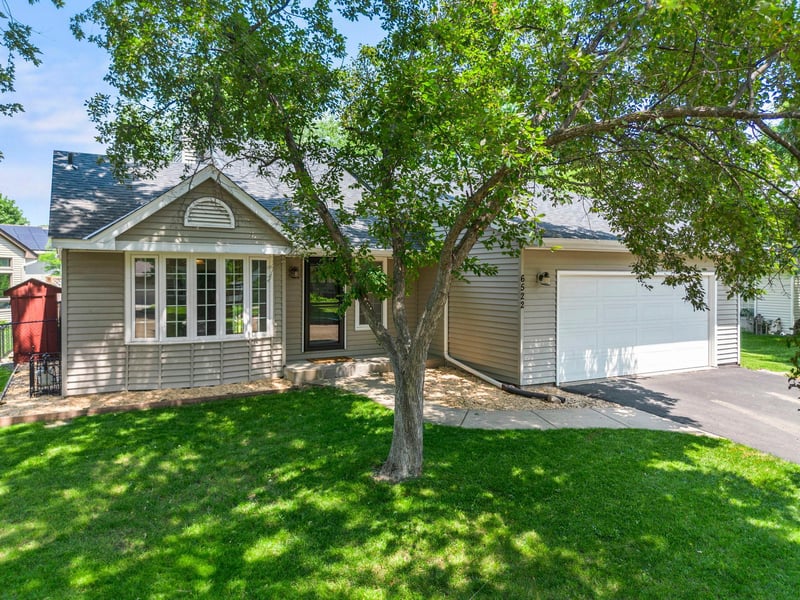 6522 Gray Fox Curve, Chanhassen, MN 55317
