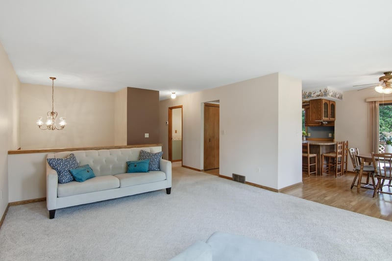 2003 4th Ave N, Menomonie, WI 54751