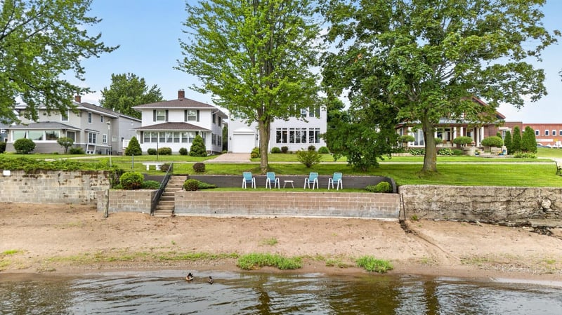 118 Lawrence Blvd E, Wabasha, MN 55981
