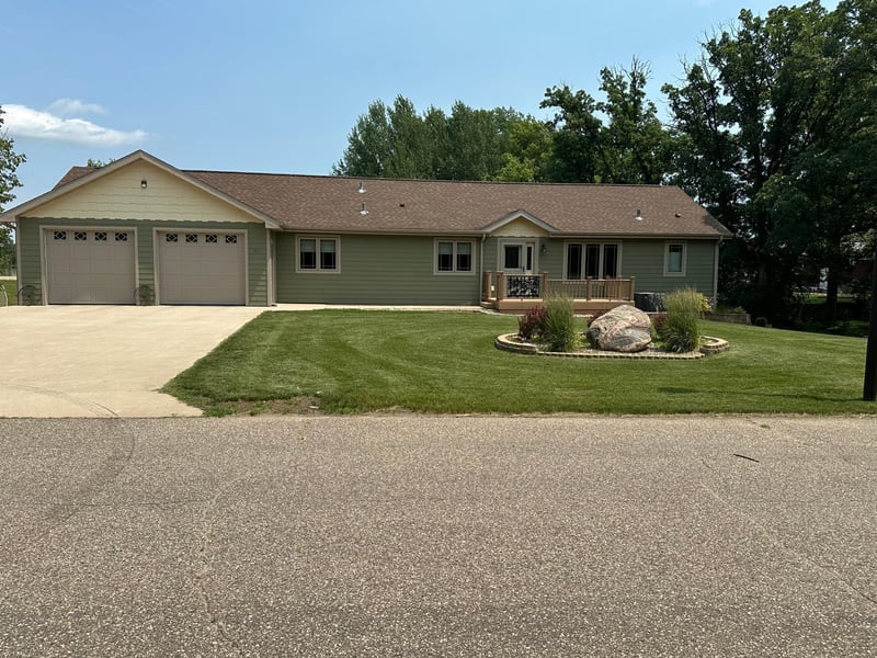 317 Oak Hills Dr, Detroit Lakes, MN 56501