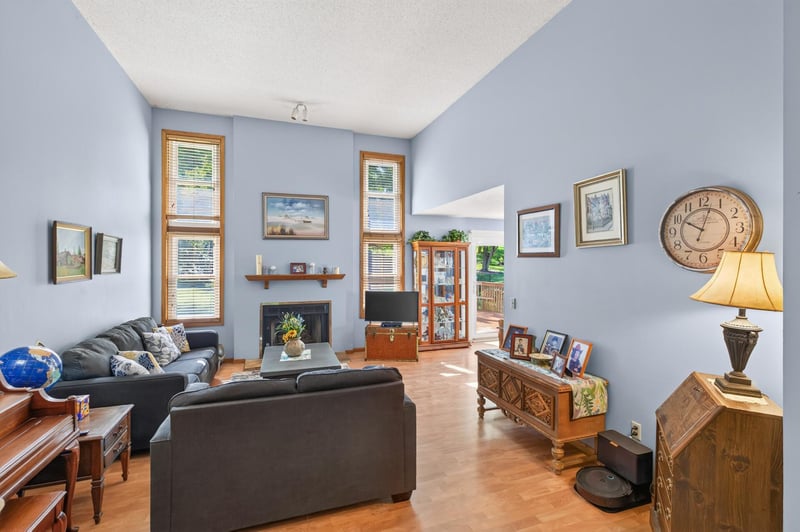 6432 Mere Dr, Eden Prairie, MN 55346