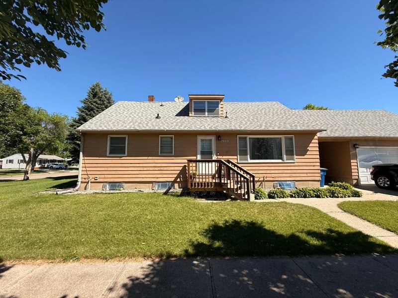 1902 8th Ave N, Moorhead, MN 56560