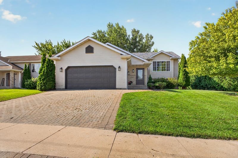 600 4th St NE, Byron, MN 55920