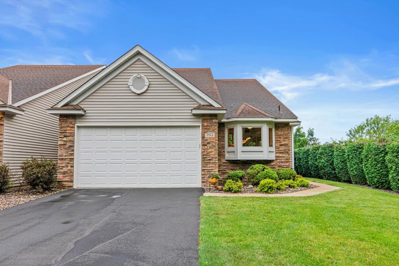 702 Crescent Curve, White Bear Twp, MN 55127