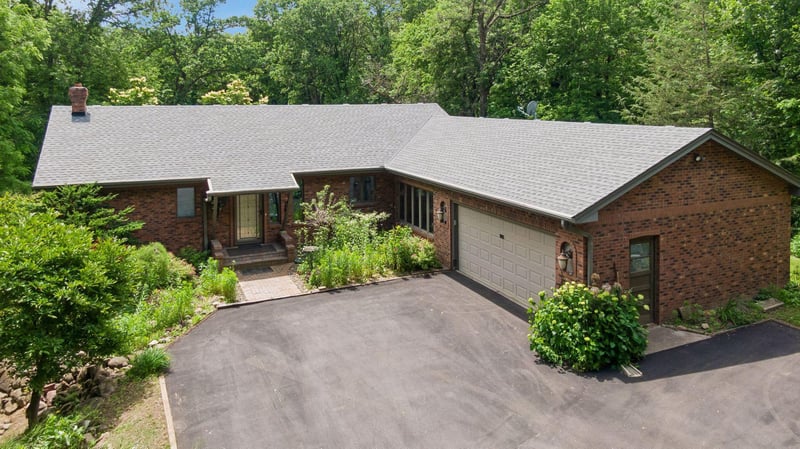 9825 Brent Ave, Inver Grove Heights, MN 55077