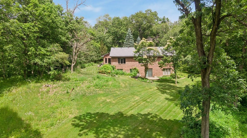 9825 Brent Ave, Inver Grove Heights, MN 55077