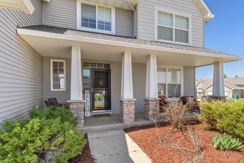 924 Ivy Hills Rd, Belle Plaine, MN 56011