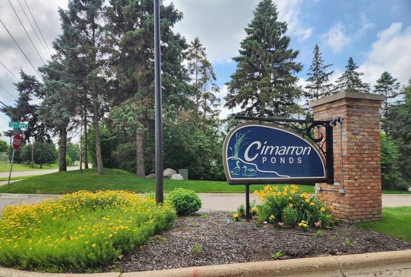 1064 Zanzibar Ln N, Plymouth, MN 55447