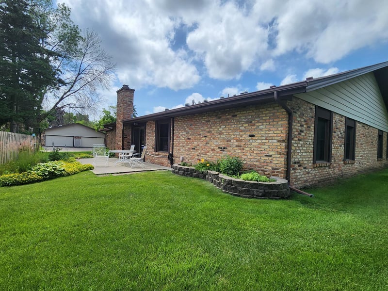 1064 Zanzibar Ln N, Plymouth, MN 55447