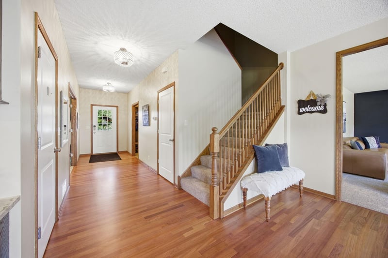 7182 Hidden Valley Pond S, Cottage Grove, MN 55016