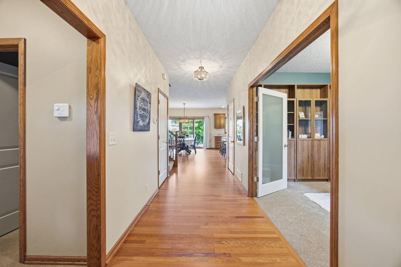 7182 Hidden Valley Pond S, Cottage Grove, MN 55016