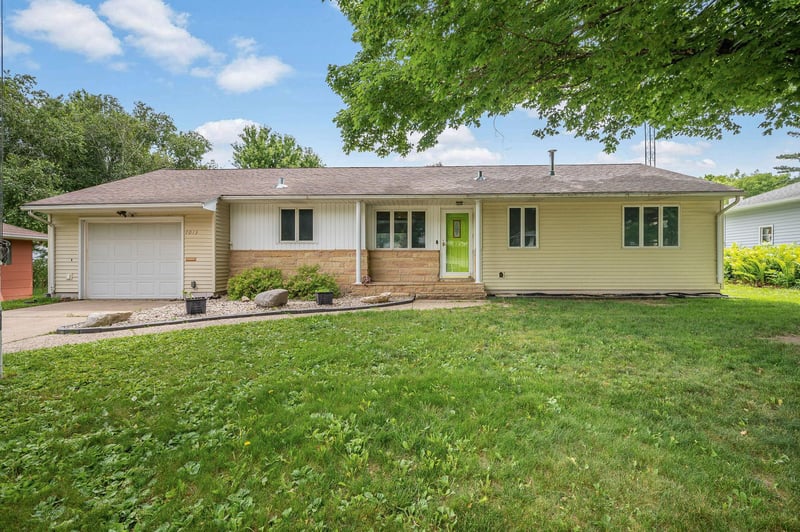 1013 5th St S, Saint James, MN 56081