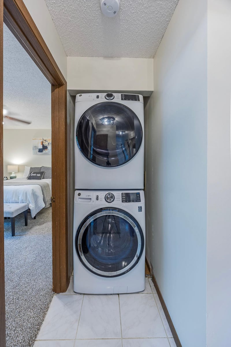 7501 W 101st St #206, Bloomington, MN 55438