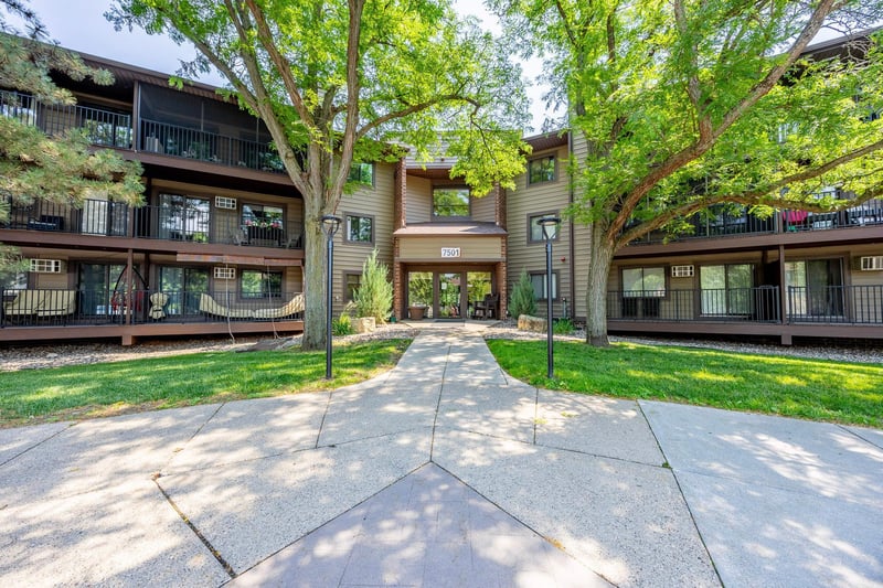 7501 W 101st St #206, Bloomington, MN 55438