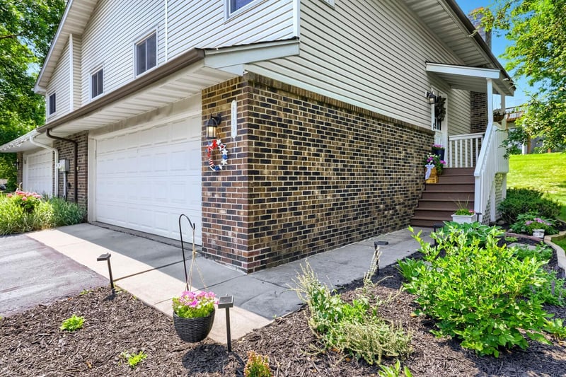 6130 Creek View Trl, Minnetonka, MN 55345