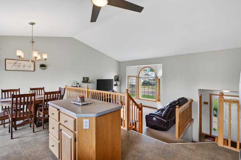 11683 10th St NE, Hanover, MN 55341