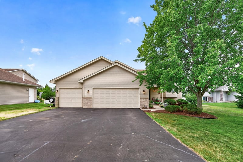 11683 10th St NE, Hanover, MN 55341